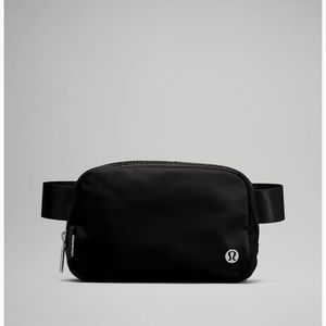COPY - Lululemon belt bag